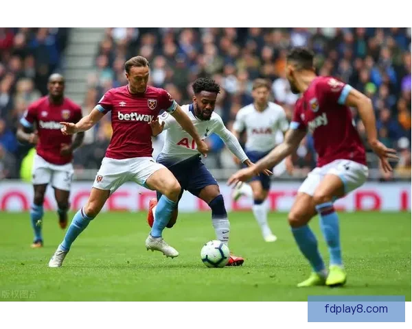 体育画报前瞻英超六场大战 利兹战曼联 富勒姆迎利物浦 焦点对决看点十足